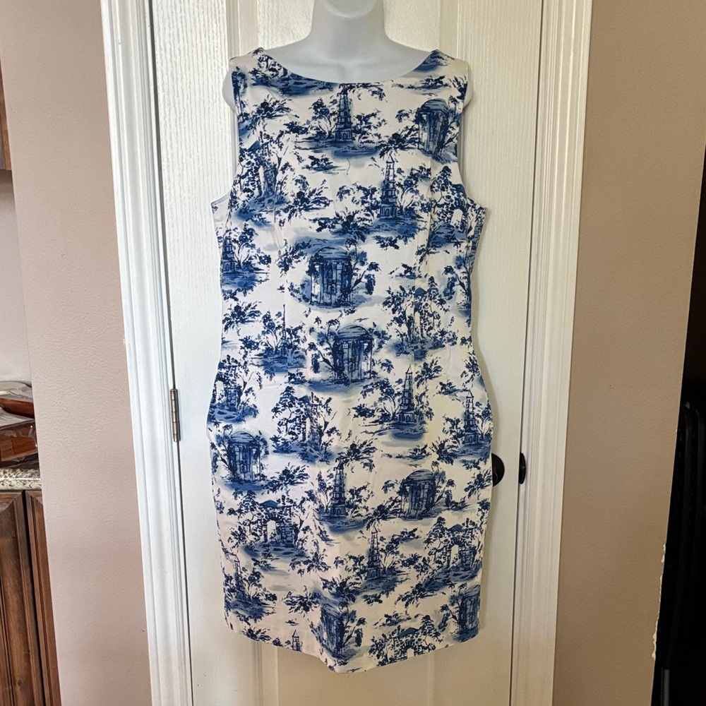 Madison Leigh Women's Sleeveless Blue/White Scenic Print Midi Dress Size 12